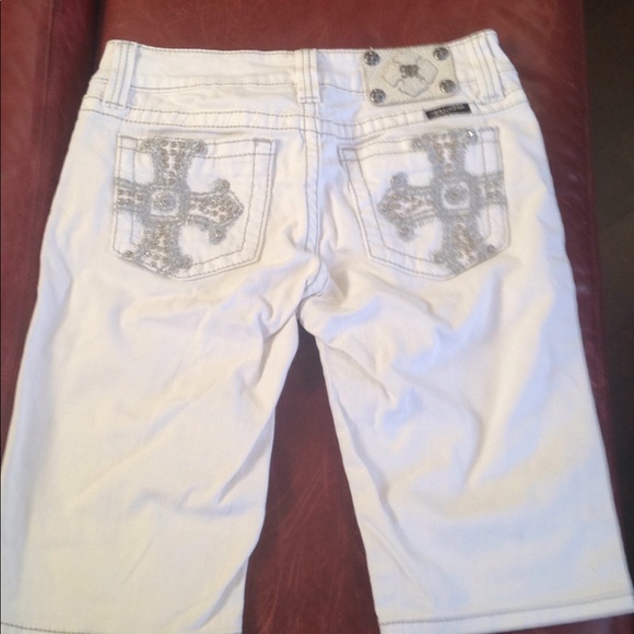 Miss Me Sz 28 White Bermuda Shorts 